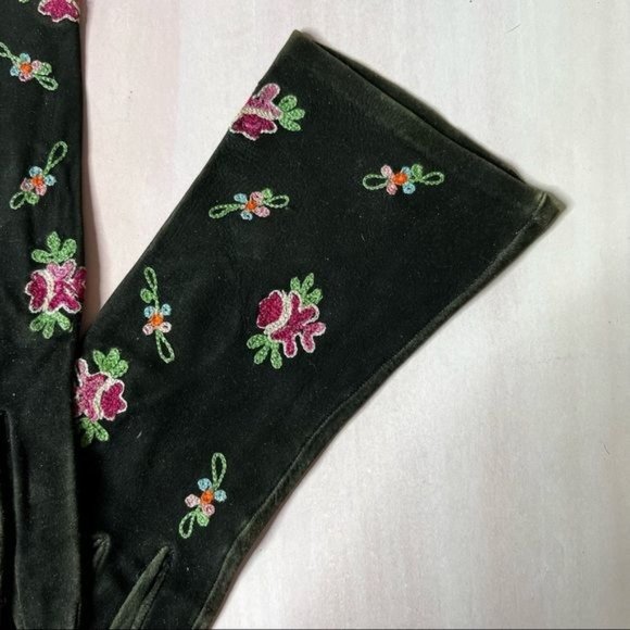 Vintage Suede Leather Embroidered Floral Rose Gloves - Picture 3 of 7